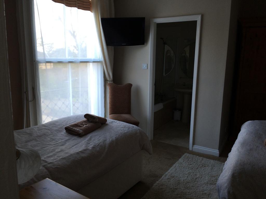 Hilbury Court Hotel Trowbridge Extérieur photo