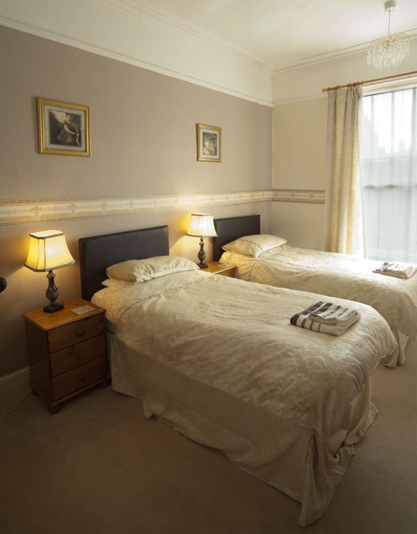Hilbury Court Hotel Trowbridge Extérieur photo