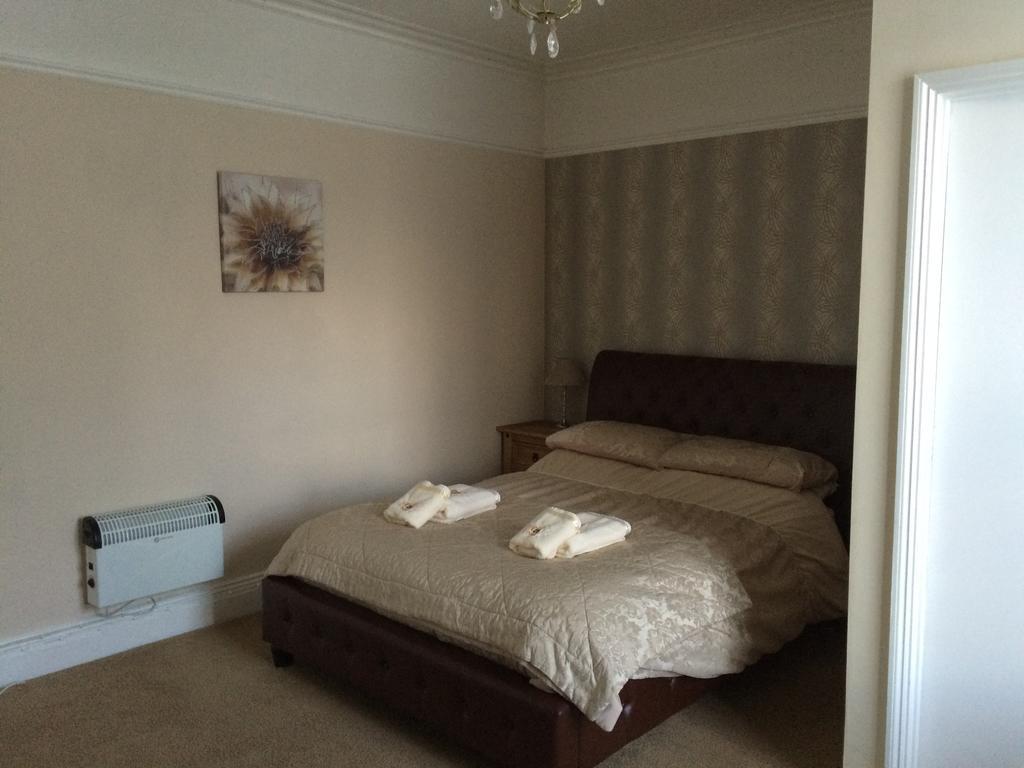 Hilbury Court Hotel Trowbridge Extérieur photo