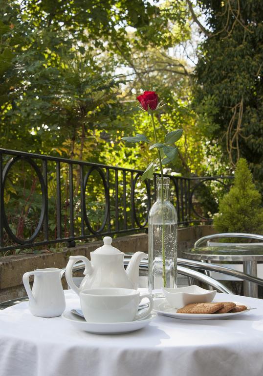 Hilbury Court Hotel Trowbridge Extérieur photo