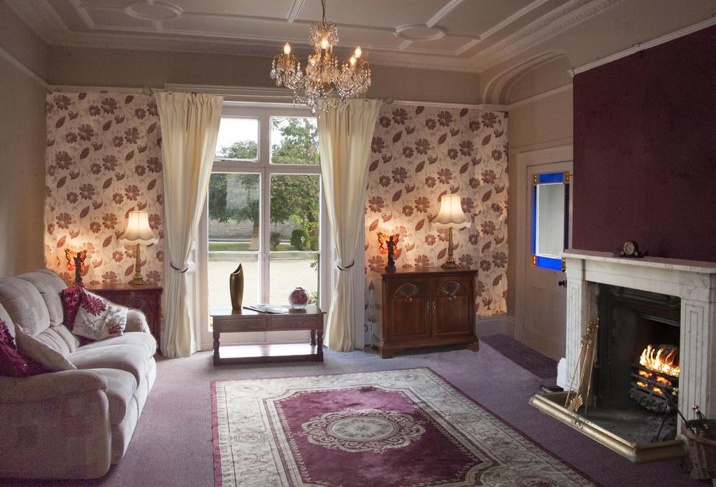 Hilbury Court Hotel Trowbridge Extérieur photo