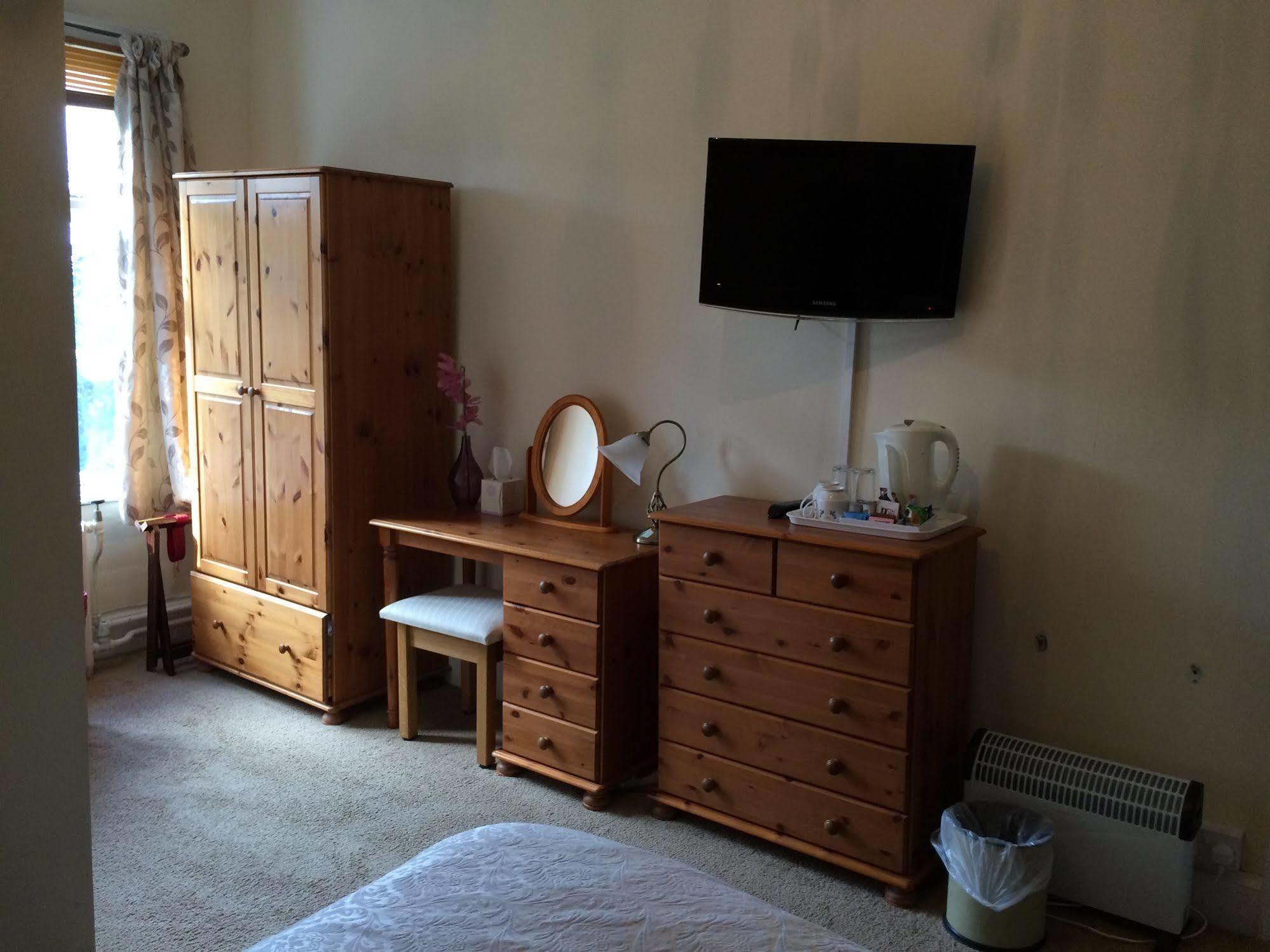 Hilbury Court Hotel Trowbridge Extérieur photo