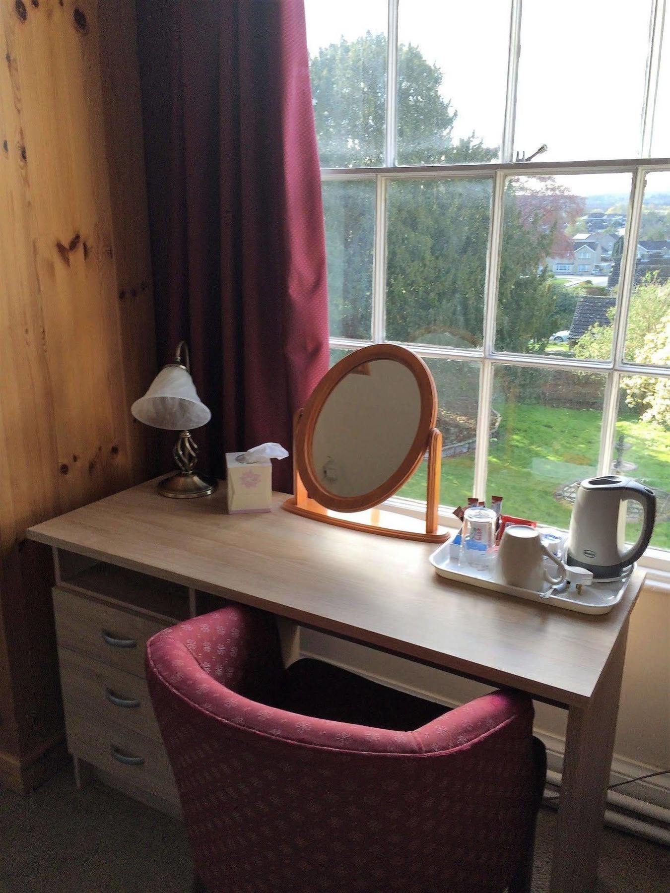 Hilbury Court Hotel Trowbridge Extérieur photo