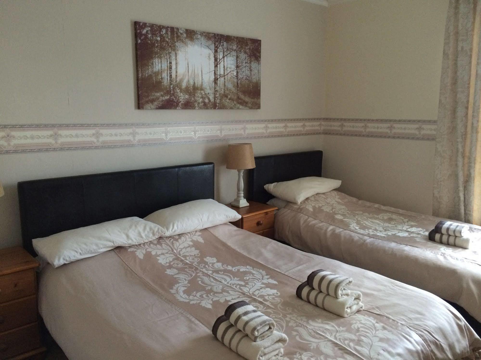 Hilbury Court Hotel Trowbridge Extérieur photo