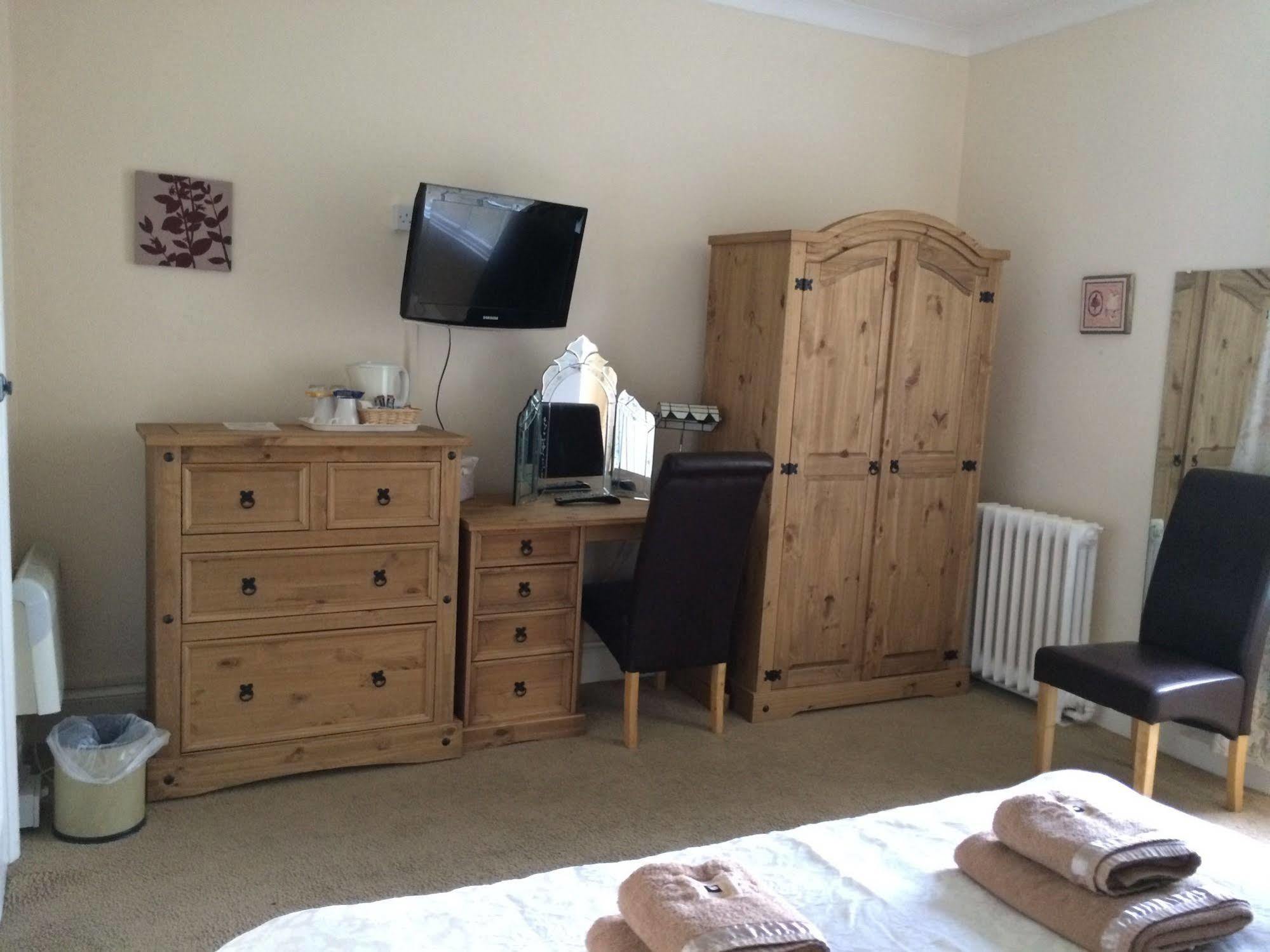 Hilbury Court Hotel Trowbridge Extérieur photo