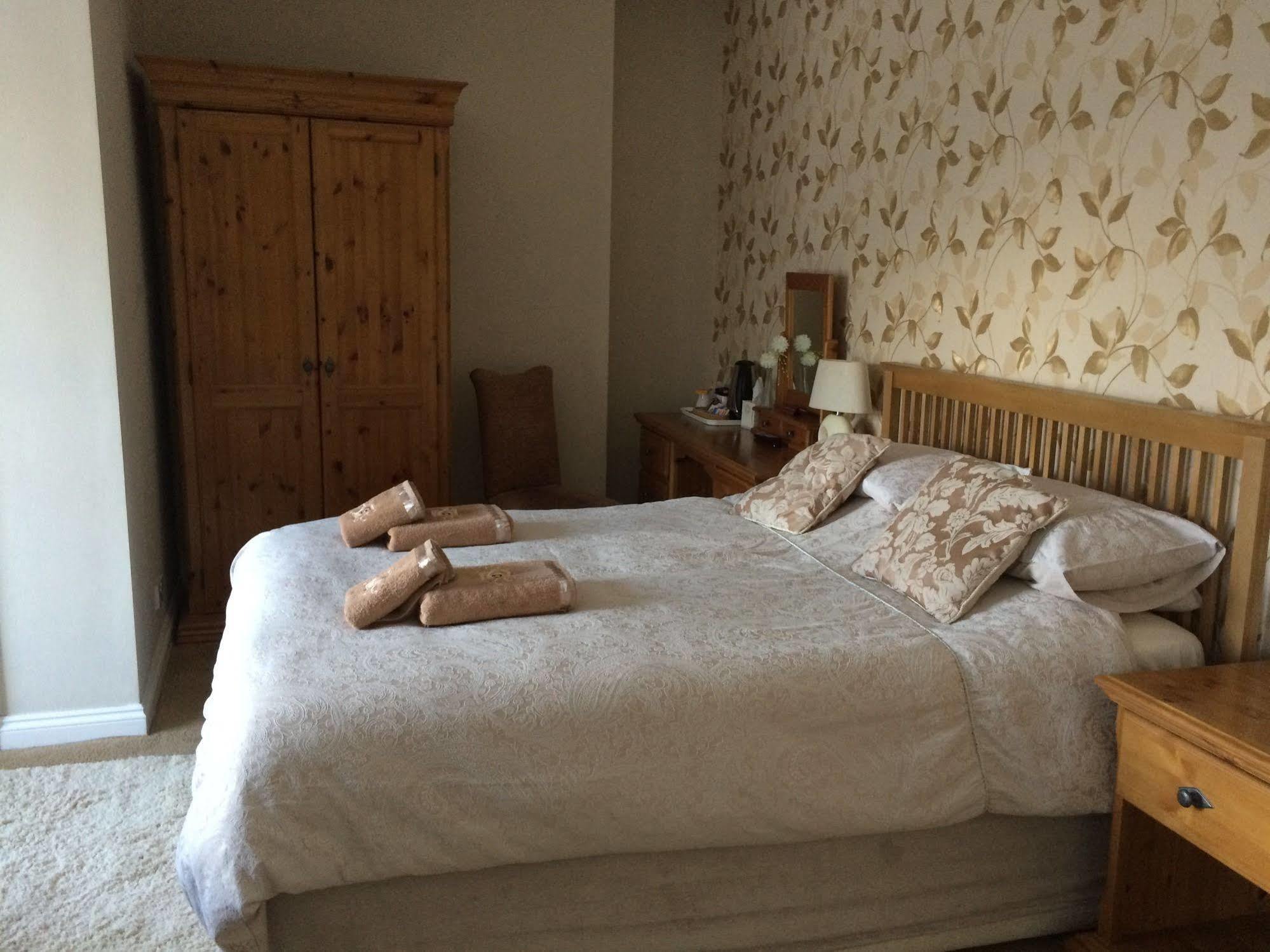 Hilbury Court Hotel Trowbridge Extérieur photo