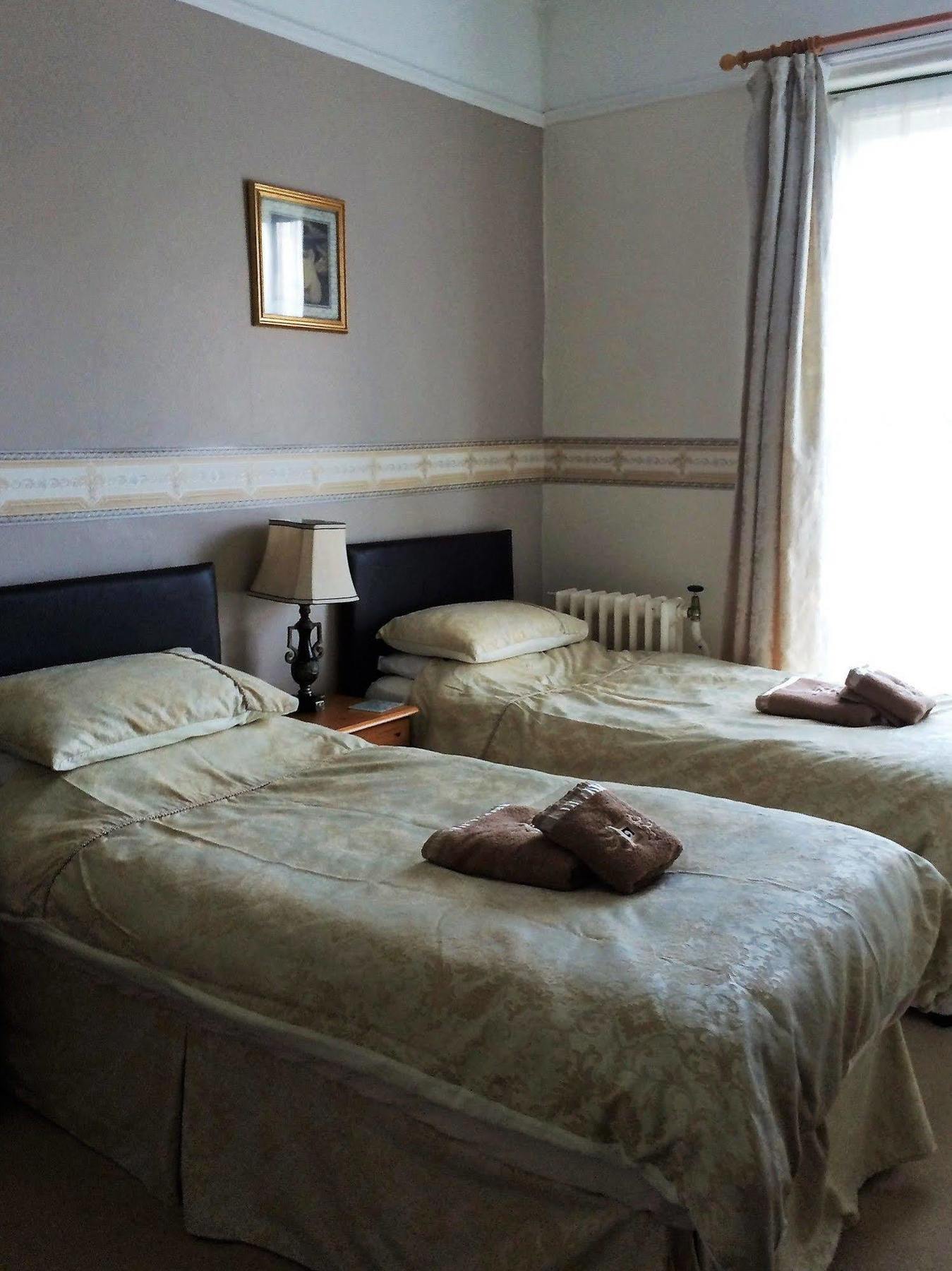 Hilbury Court Hotel Trowbridge Extérieur photo