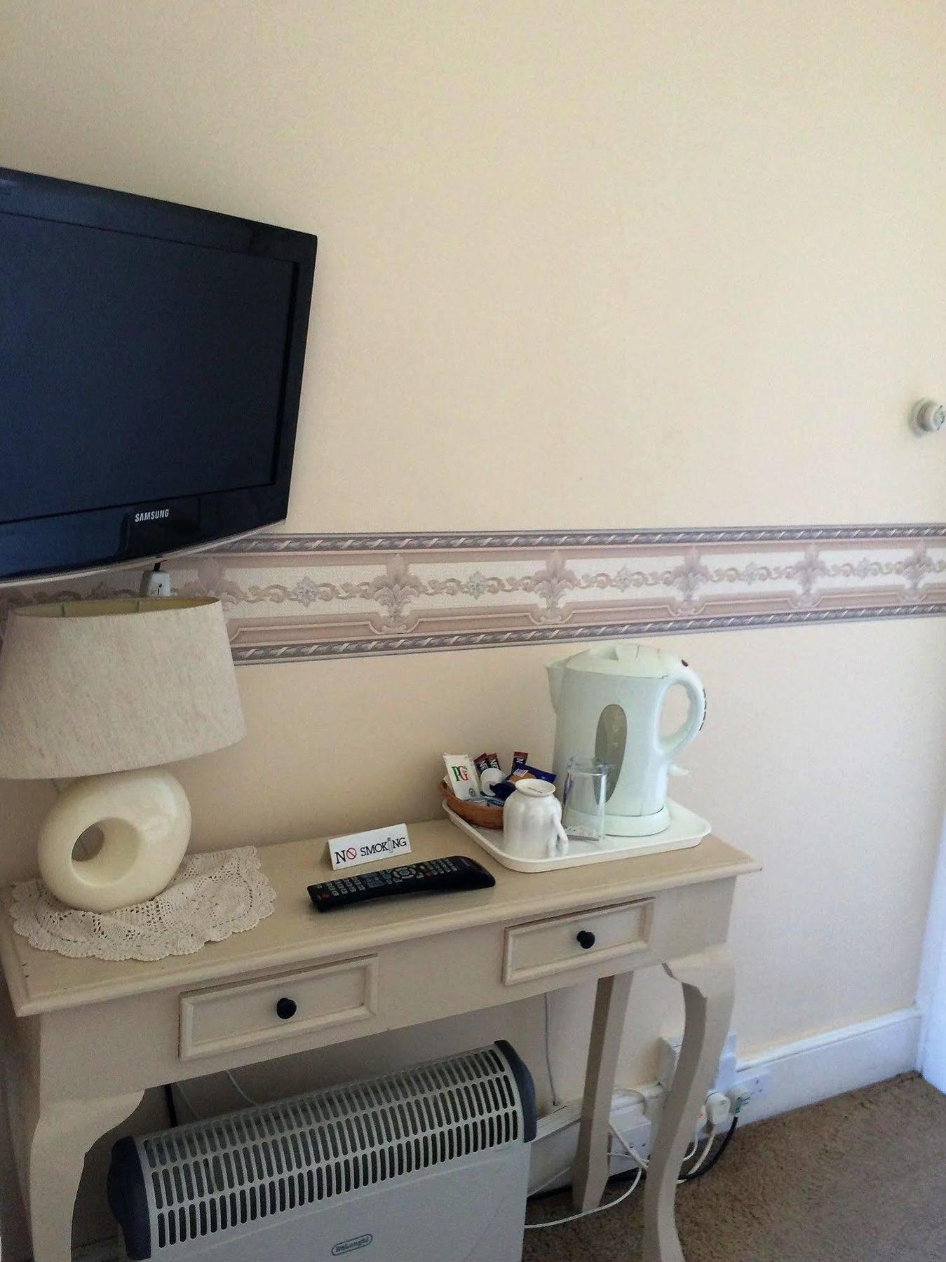 Hilbury Court Hotel Trowbridge Extérieur photo