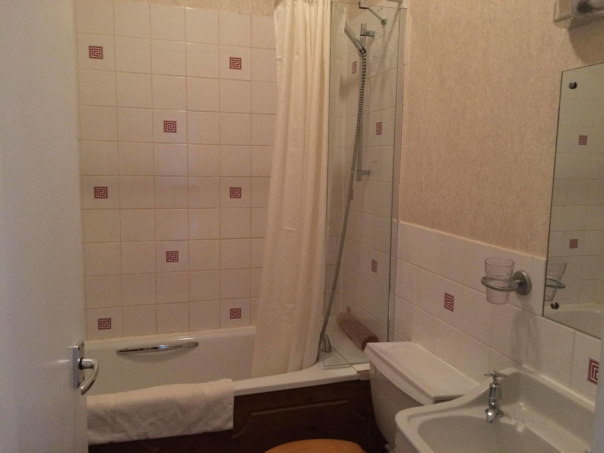 Hilbury Court Hotel Trowbridge Extérieur photo