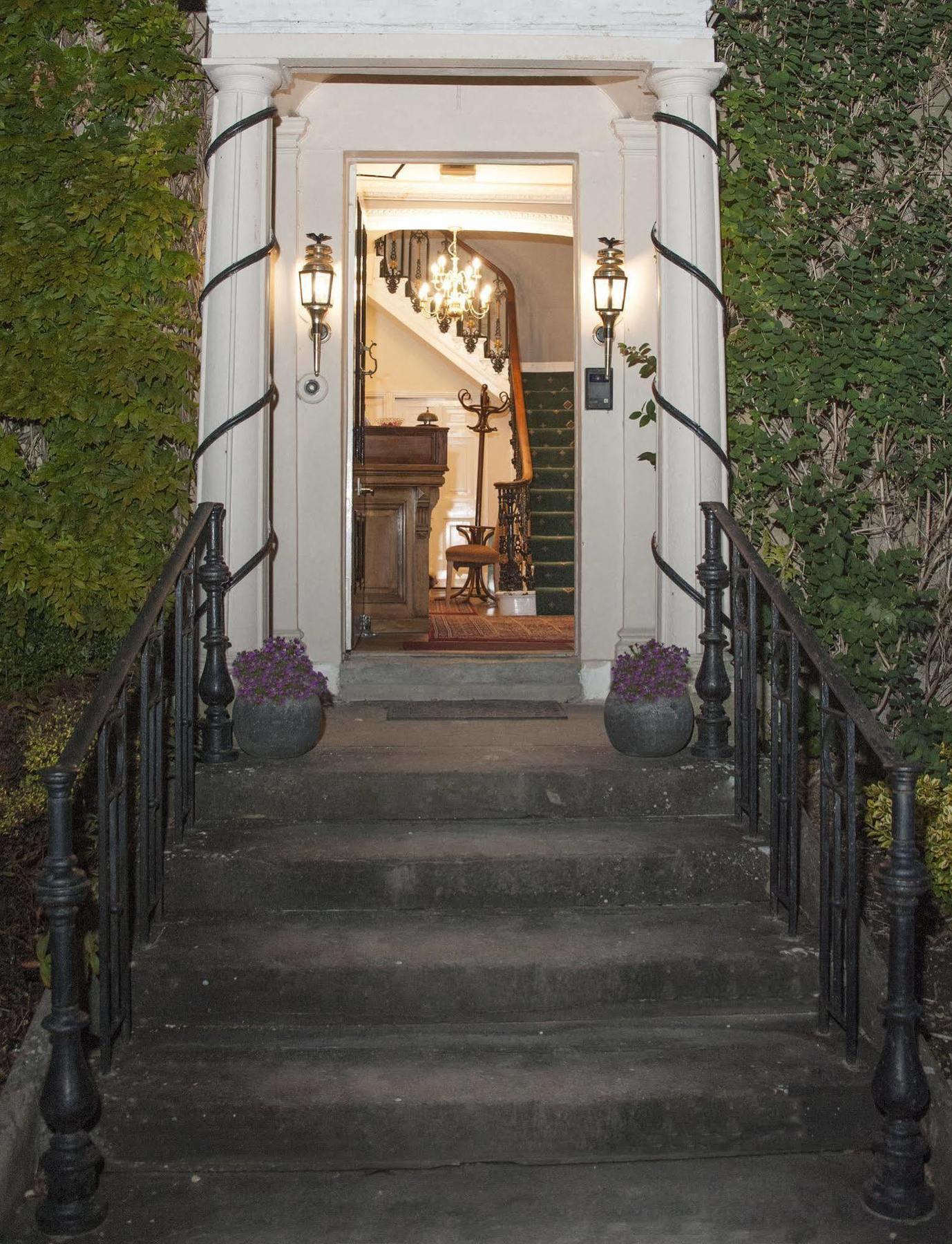 Hilbury Court Hotel Trowbridge Extérieur photo