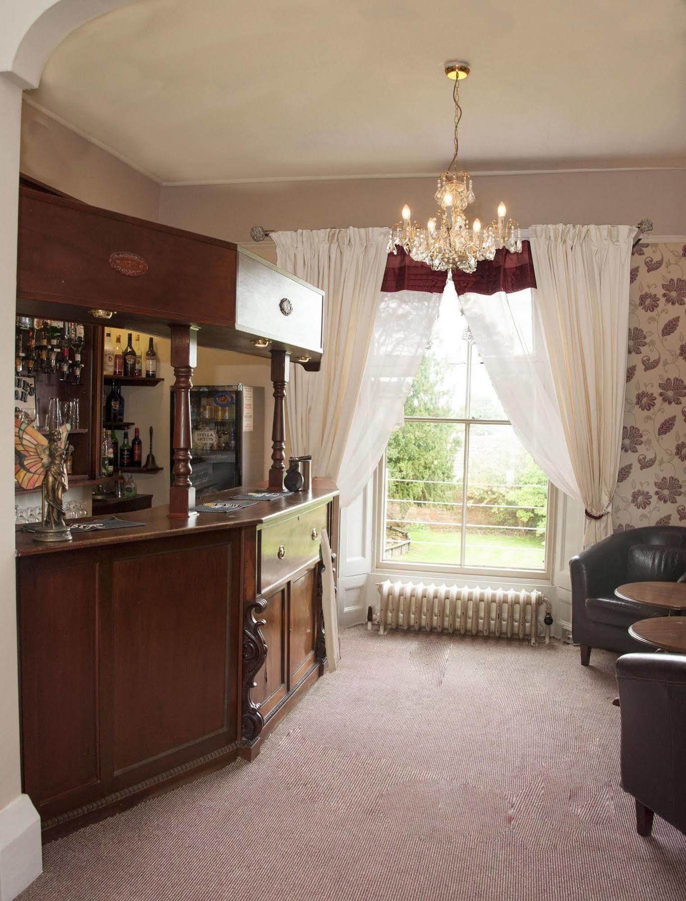 Hilbury Court Hotel Trowbridge Extérieur photo