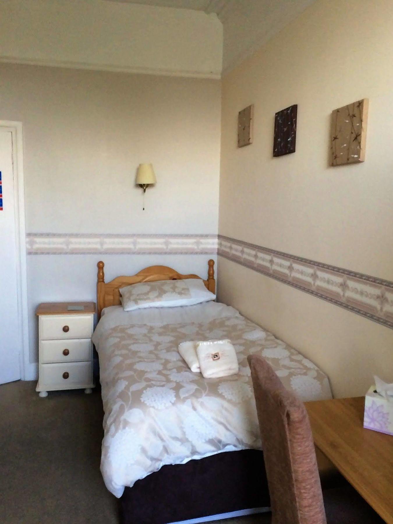 Hilbury Court Hotel Trowbridge Extérieur photo